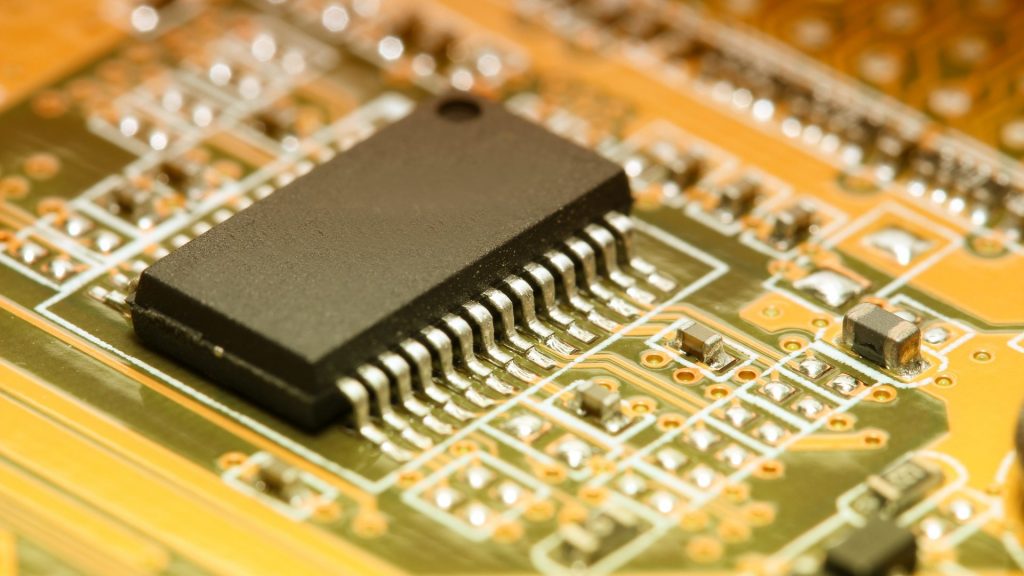 Реорганизация компьютерного чипа: теперь транзисторы могут обрабатывать и хранить информацию