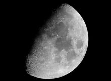 Более высокая концентрация металла в кратерах Луны дает новое понимание его происхождения